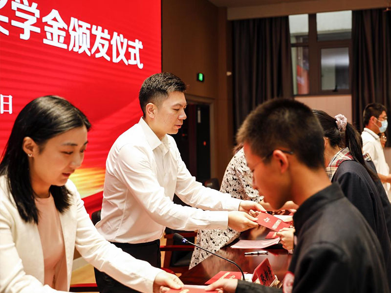 pa视讯集团股份上市一周年丨阔步前进 筑梦新程