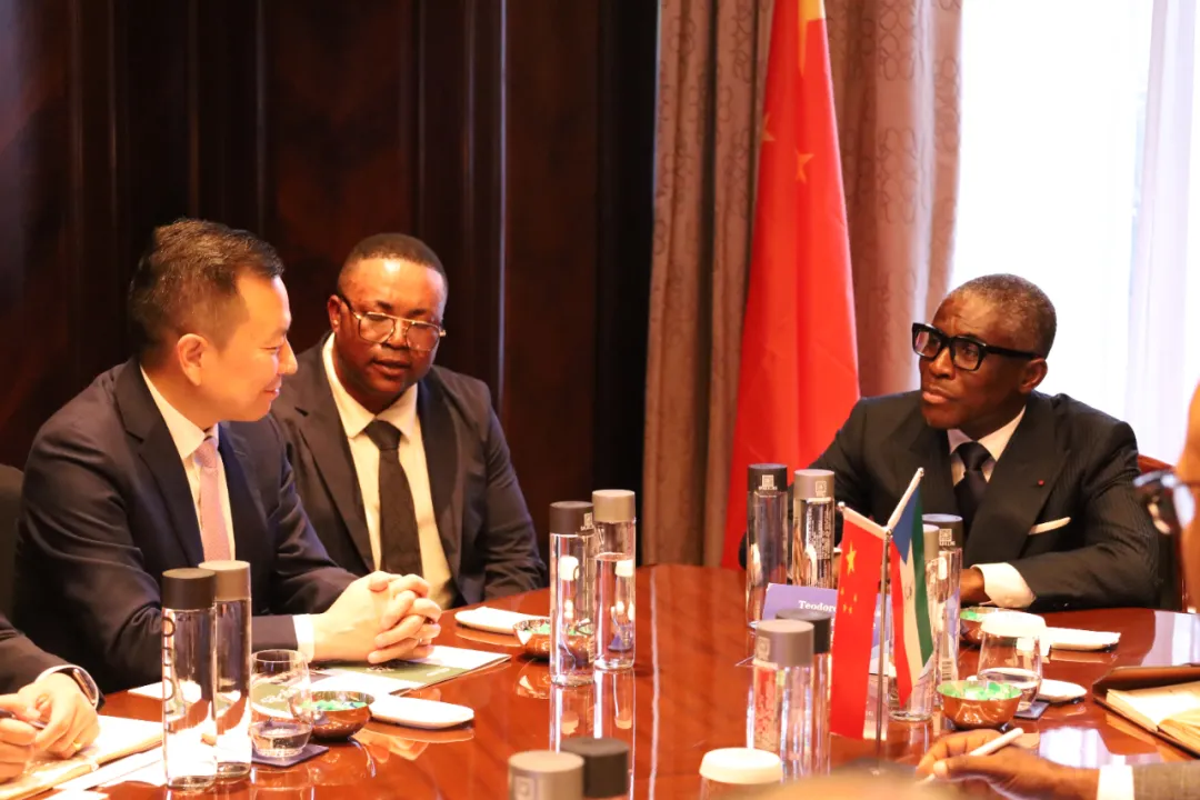 赤道几内亚共和国访华代表与pa视讯集团股份深入探讨产业协同发展